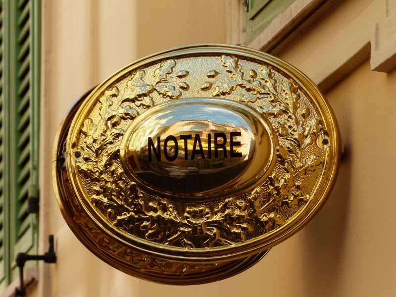 notaire-ST JULIEN-min_advertising-golden-metal-money-lighting-brass-1013060-pxhere.com